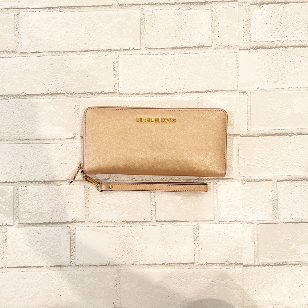 Michael Kors Leather Continental Wristlet